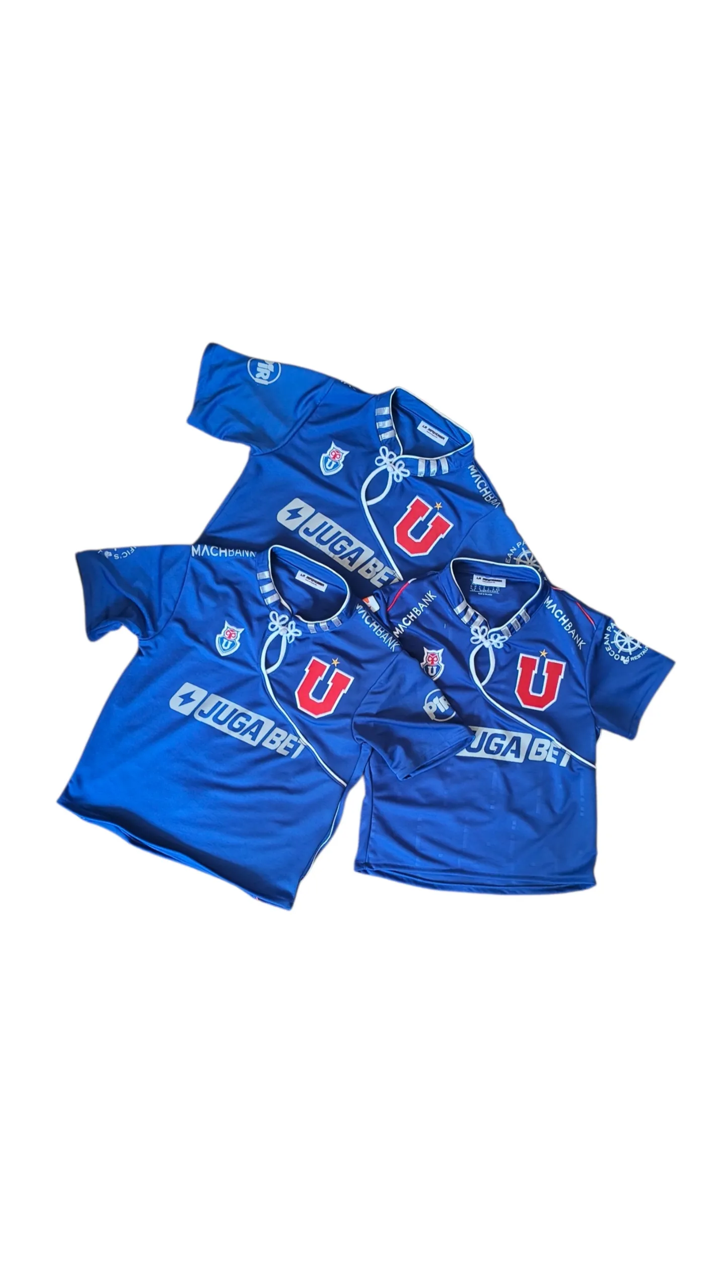Qipaos hechos con camiseta de Universidad de Chile